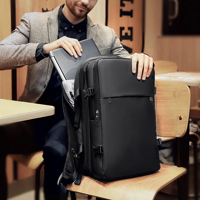 Travel Bag with USB Anti-Theft